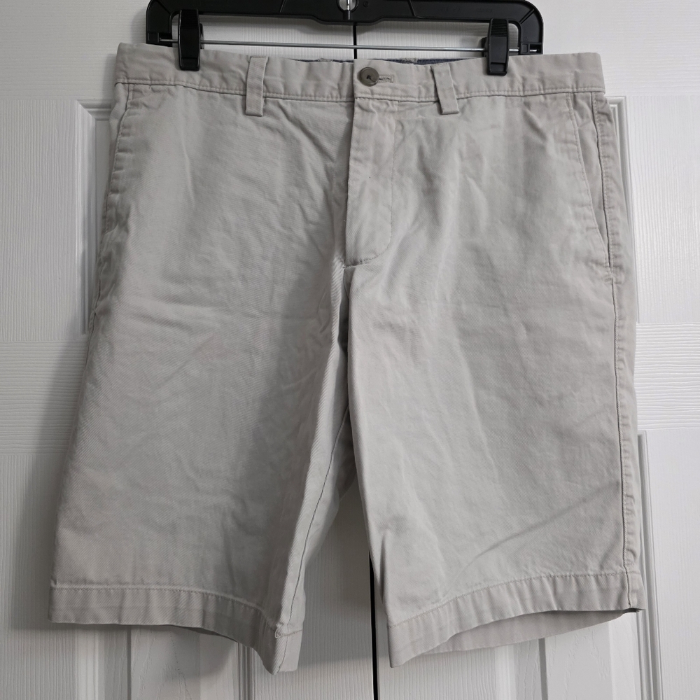 Banana Republic Flat Front Chino Shorts Gray Mens 33 7” Inseam